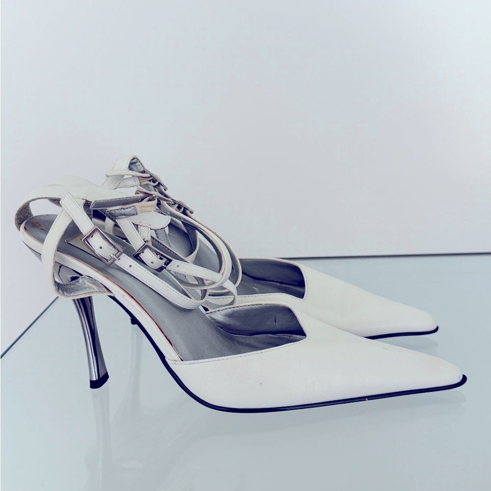 Leather shoes sz 6 1/2 white and chrome